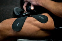 EMS Gerät zur Aktiven Muskelerholung und Training - TensCare FORM
